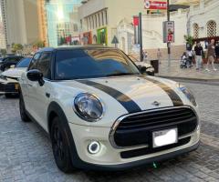 Mini Cooper 2021 Under Warranty - 2/3